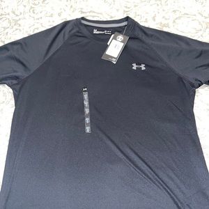 Brand New Under Armour Black HeatGear t-shirt, size M
